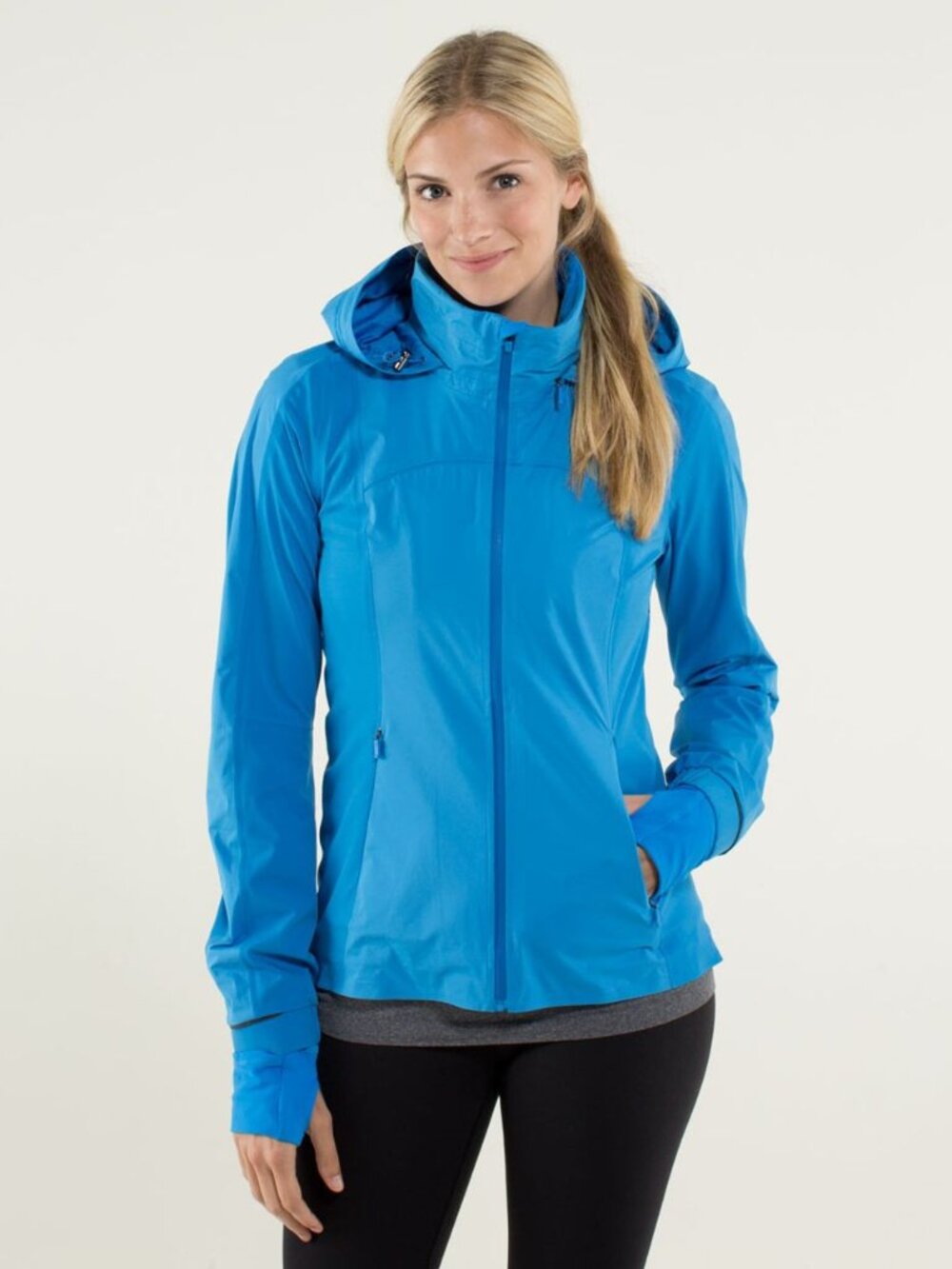 Lululemon Raindrop Jacket Run Cornflower Blue Size 8 New without tags